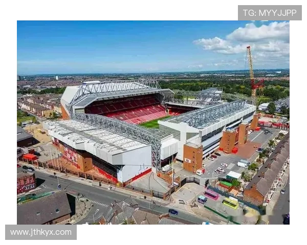 安菲尔德主场红军全力迎战巴黎